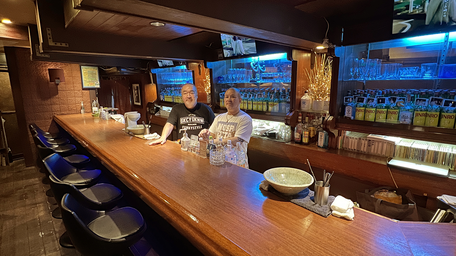 Orange Pub