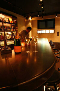 bar Bridgeの内観/外観